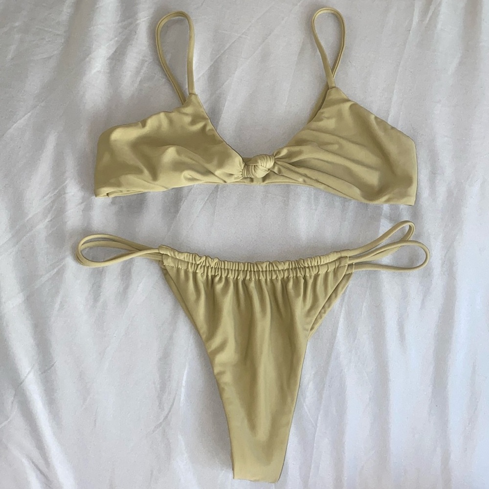 Benoa Swim set in Kolea
